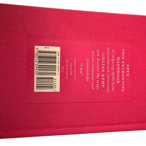 Gillian Kemp
The Love Magic Book: Potions for Passion and Recipes for Romance - Picture 2 of 3